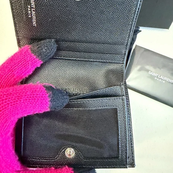 Saint Laurent Black wallet - Picture 12 of 16